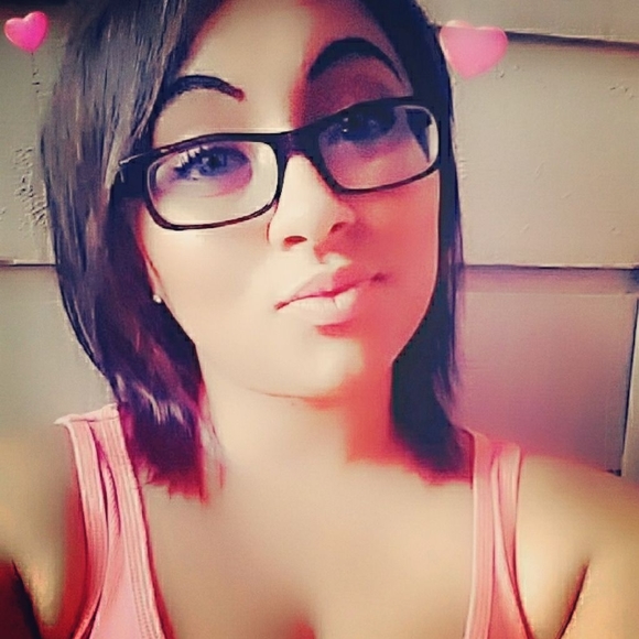 Meet your Posher, Myshelle - Picture 1 of 1